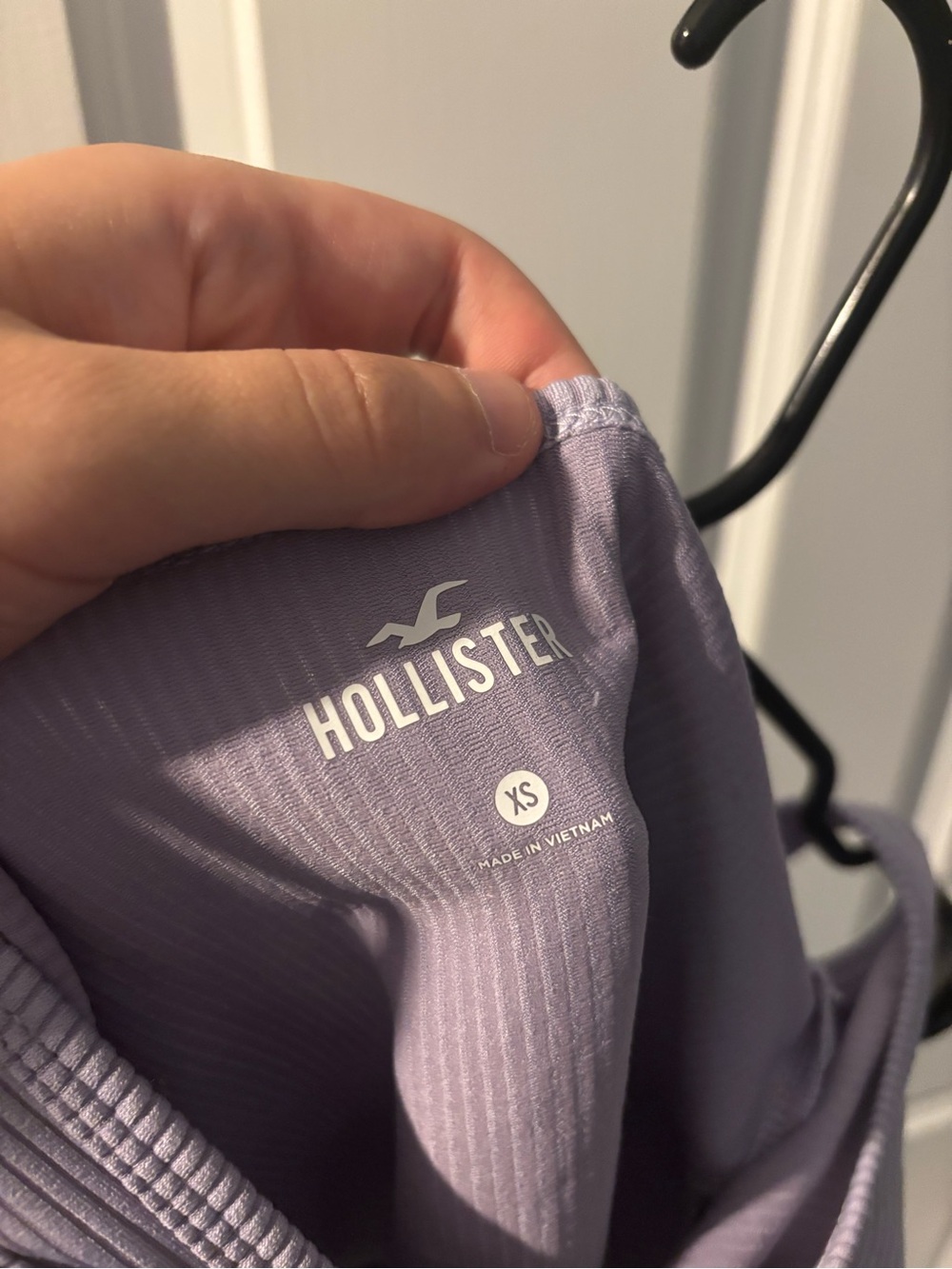 Hollister Ribbed Square-Neck Crop Tank in Lavender brand new size xs - Picture 2 of 4